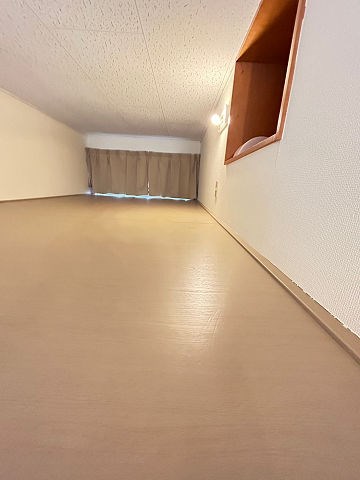 その他部屋・スペース　広くて明るい寝室