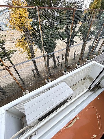 バルコニー　外からの目が気にならないバルコニーで洗濯物が干せます