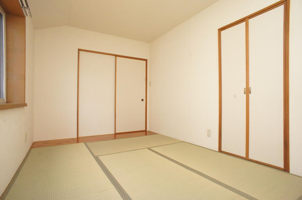 収納　６．１帖の和室です！各和室収納あります！