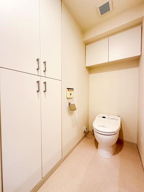 トイレ　※写真は同タイプ住戸です。
