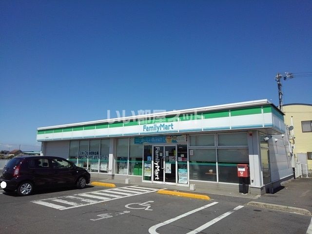 コンビニ　ファミリーマート 丸亀郡家店（コンビニ）まで715m