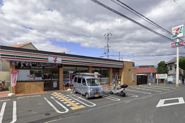 コンビニ　セブンイレブン　茨木宮元町店（コンビニ）まで323m