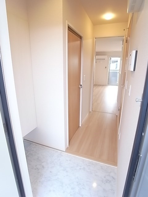 玄関　シンプルで使いやすい玄関です
