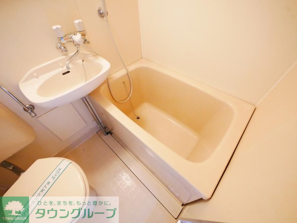 バス・シャワールーム　★まとまった水回りで掃除もラクラク★