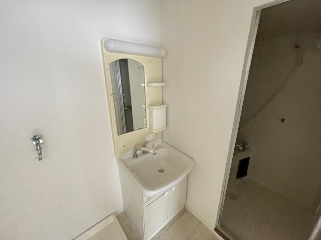 洗面設備　コンパクトで使いやすい洗面所