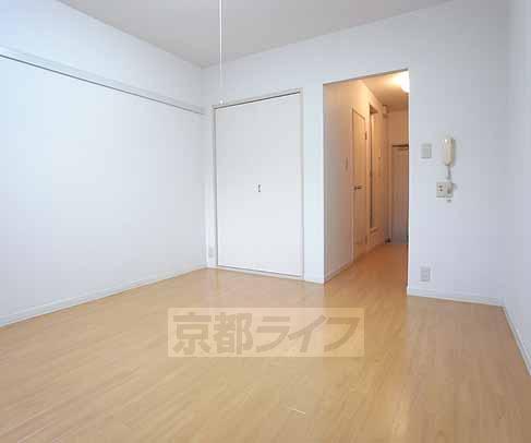 居室・リビング　広々とした部屋です。