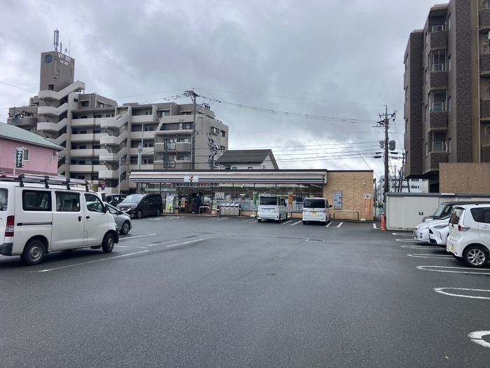 コンビニ　セブンイレブン熊本流通団地店（コンビニ）まで223m