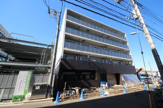 建物外観　東側外観