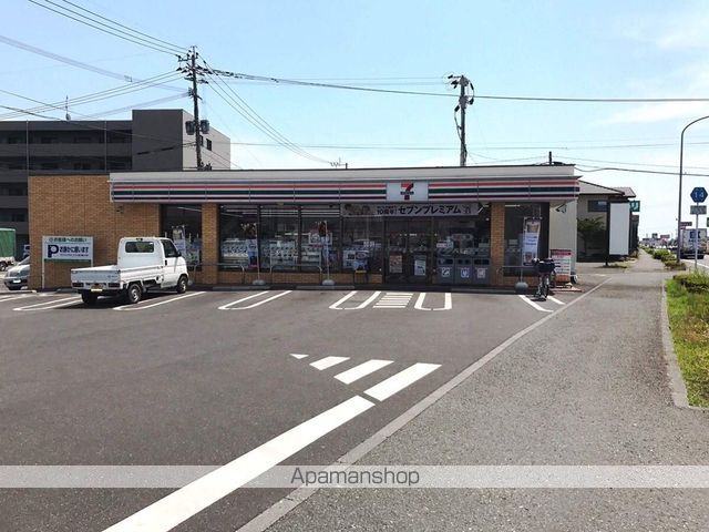 コンビニ　セブンイレブン（コンビニ）まで241m