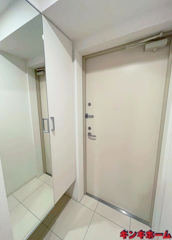 玄関　写真は別のお部屋です。