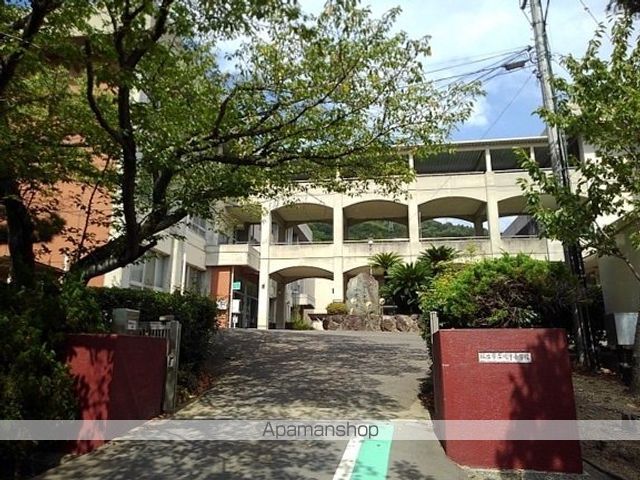 小学校　坂出市立川津小学校（小学校）まで1100m