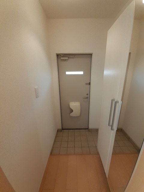 玄関　図面と現状に相違がある場合には現状を優先