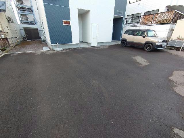 駐車場　駐車場