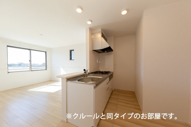 キッチン　コンパクトなキッチンで掃除もラクラク