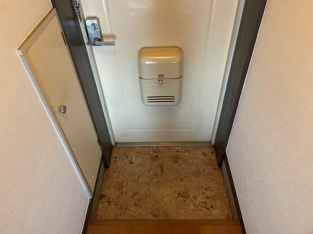 玄関　別号室