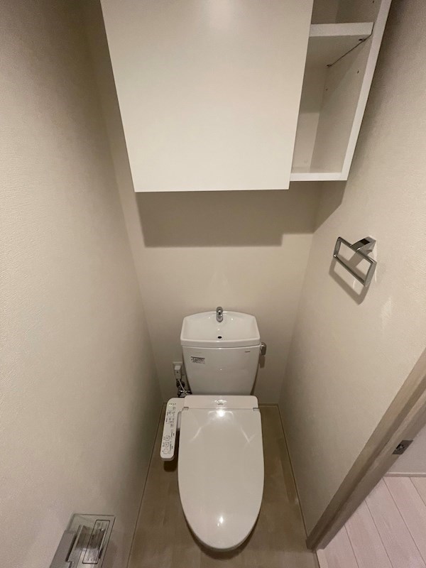 トイレ　※別のお部屋のお写真です。御参考までに。