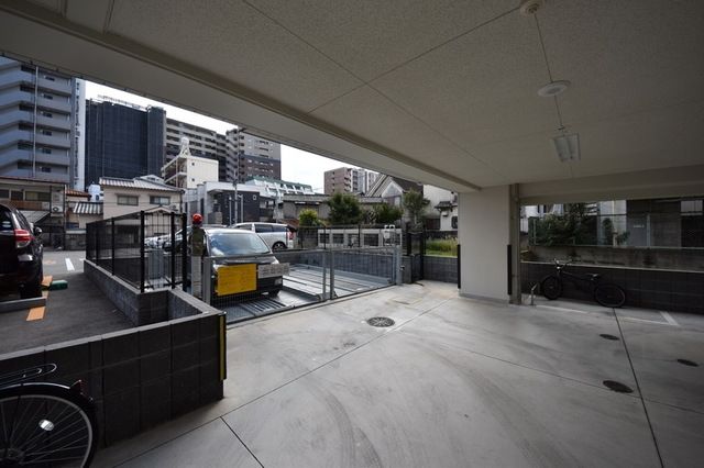 駐車場　敷地内駐車場も完備