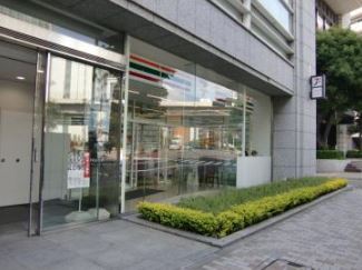 コンビニ　セブンイレブン 兜町東証前店（コンビニ）まで114m