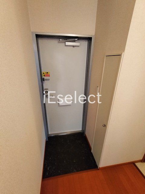 玄関　靴箱ございます。