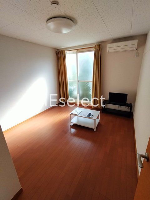 居室・リビング　エアコン付のお部屋です。