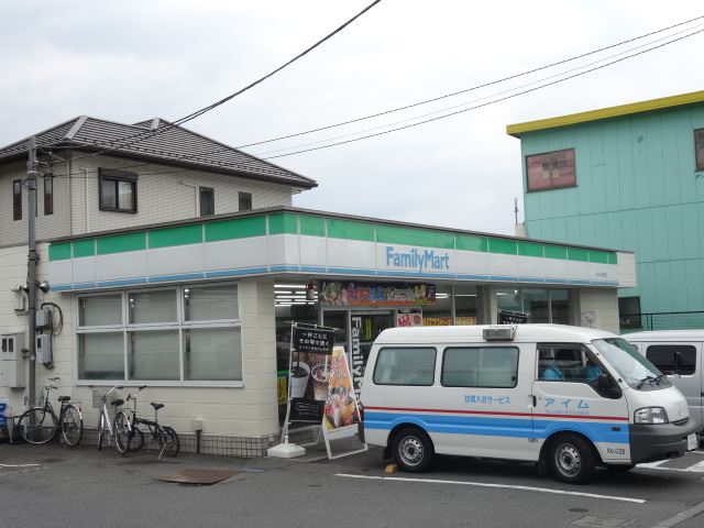 コンビニ　ファミリーマート（コンビニ）まで80m