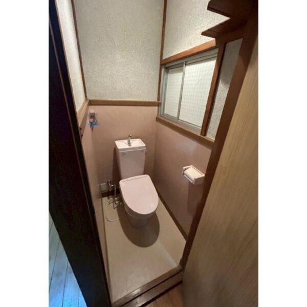 トイレ　トイレも新しく入れ替えて綺麗です。