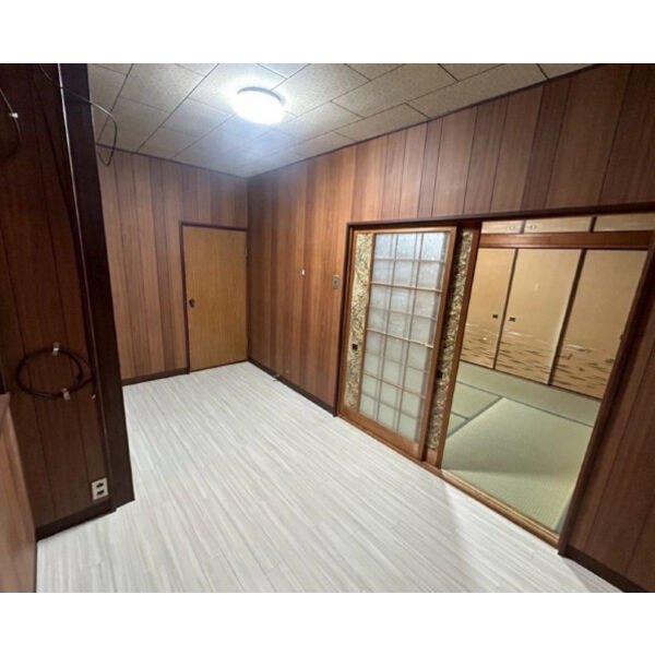 居室・リビング　メインの和室と前室です。広く使えます。