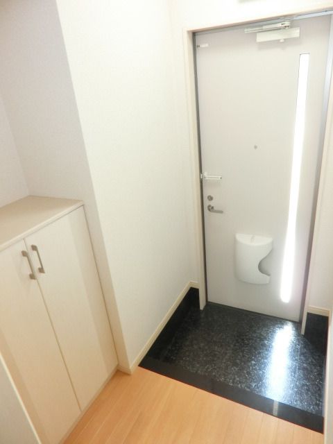 玄関　下駄箱付きの玄関です