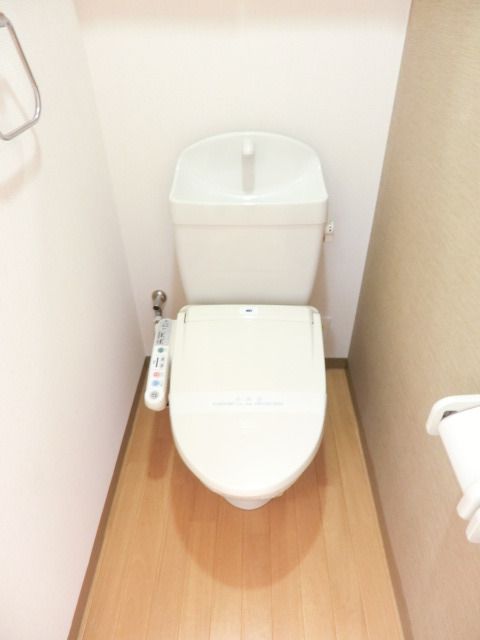 トイレ　清潔感のあるトイレです