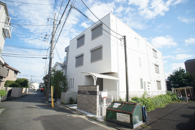 建物外観　防犯が気になる方におすすめのオートロック付です！