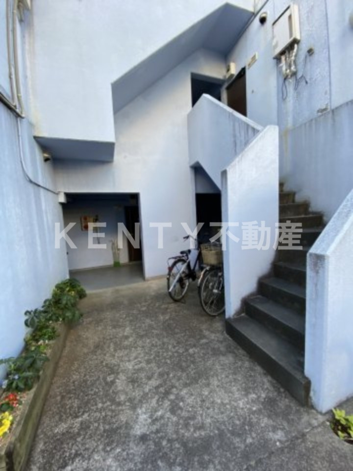 エントランス　建物の内部です