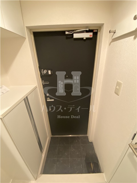 玄関　収納もある玄関です