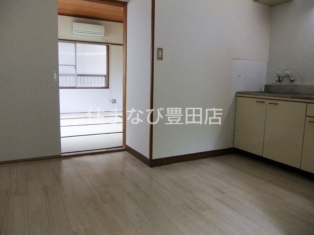 居室・リビング　同型別部屋写真