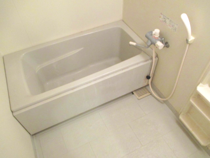 バス・シャワールーム　広いお風呂です