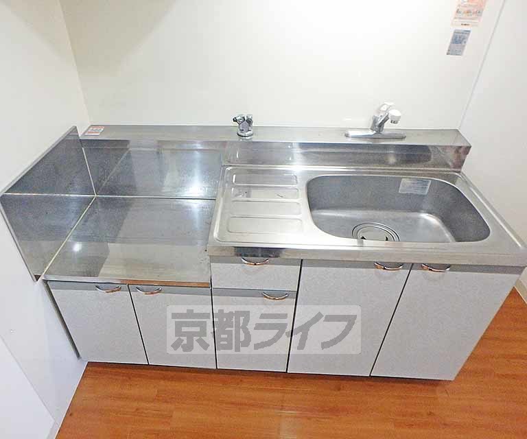 キッチン　使い勝手の良いシステムキッチンです。
