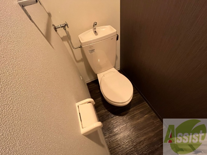 トイレ　こちらはトイレです。清潔感があり、安心して使用できます。