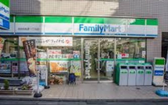 コンビニ　ファミリーマート世田谷松原一丁目店（コンビニ）まで356m