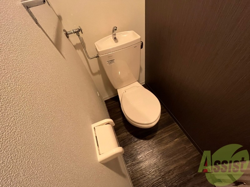 トイレ　こちらはトイレです。清潔感があり、安心して使用できます。