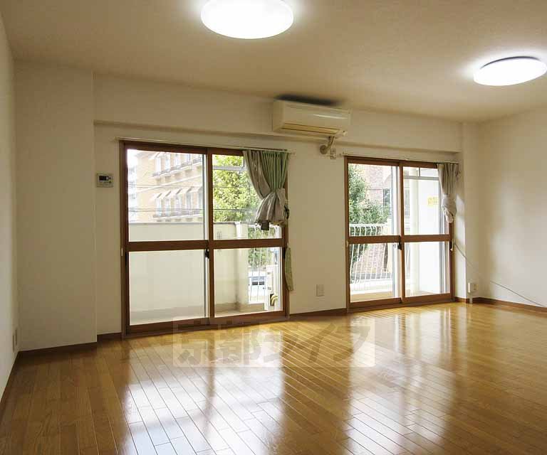 居室・リビング　開放感のあるお部屋です