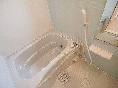 バス・シャワールーム　お掃除がしやすいユニットバスです。