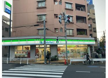 コンビニ　ファミリーマート新宿矢来町店（コンビニ）まで548m
