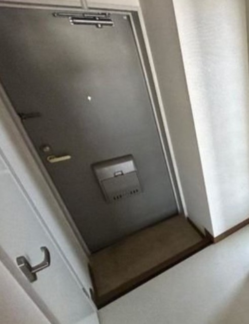 玄関　別部屋参考。
