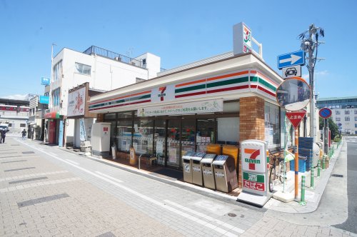 コンビニ　セブンイレブン 近鉄大和八木駅南口店（コンビニ）まで510m