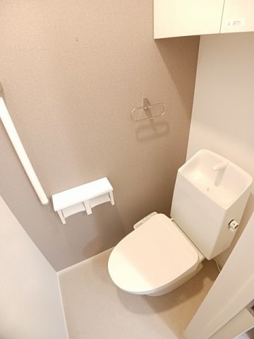 トイレ　清潔感のあるトイレです