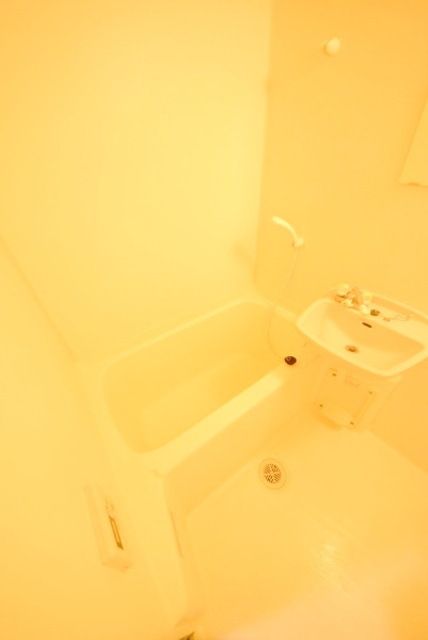 バス・シャワールーム　★人気のバストイレ別のお部屋です★