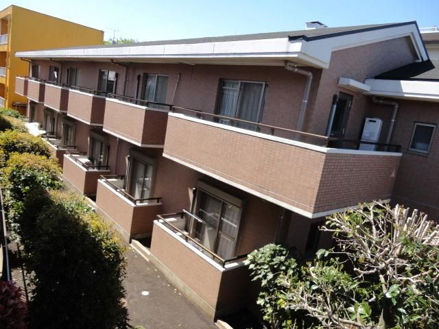 建物外観　★鉄筋コンクリート造マンション・低層で環境の良い立地です★