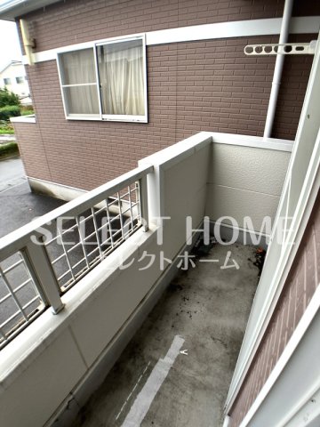 バルコニー　外からの目が気にならないバルコニーで洗濯物が干せます