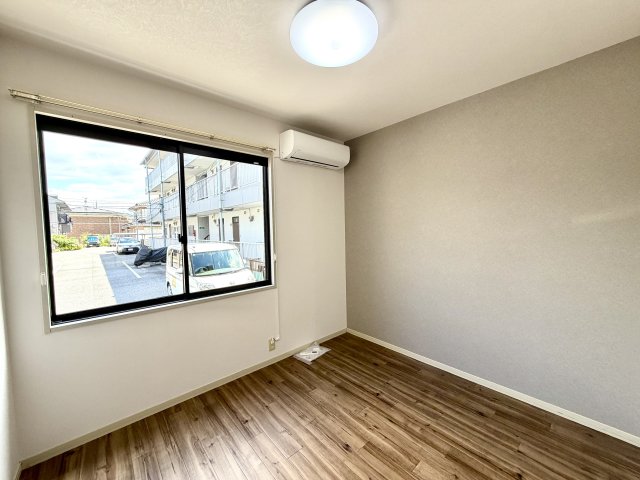 居室・リビング　全居室エアコン新品が設置済み