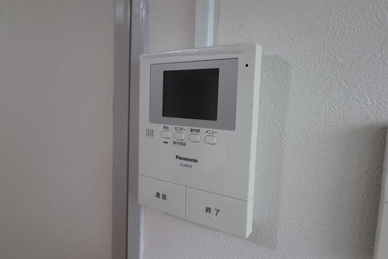 セキュリティ　もしもし、来客の確認は必ずしてからドアを開けてくださいね