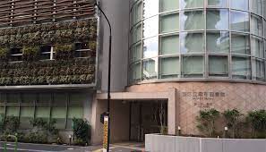 図書館　港区立麻布図書館（図書館）まで351m